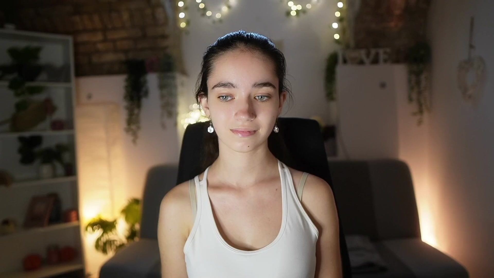 Gallery image thumbnail from Gia_Paige18's myfreecams stream on, 06/30/2025, 12:03 image 8 of 20
