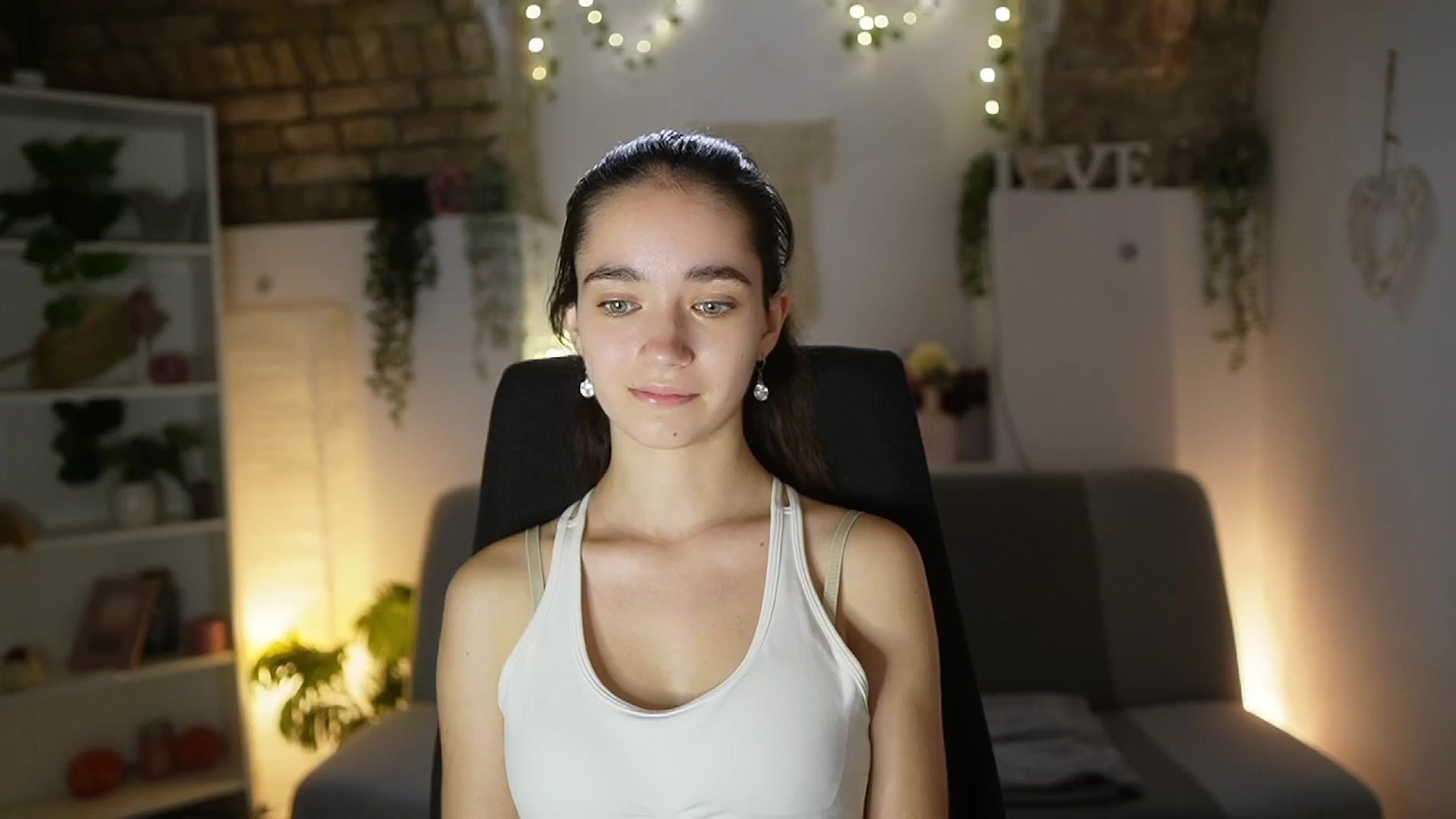 Gallery image thumbnail from Gia_Paige18's myfreecams stream on, 06/30/2025, 12:03 image 19 of 20