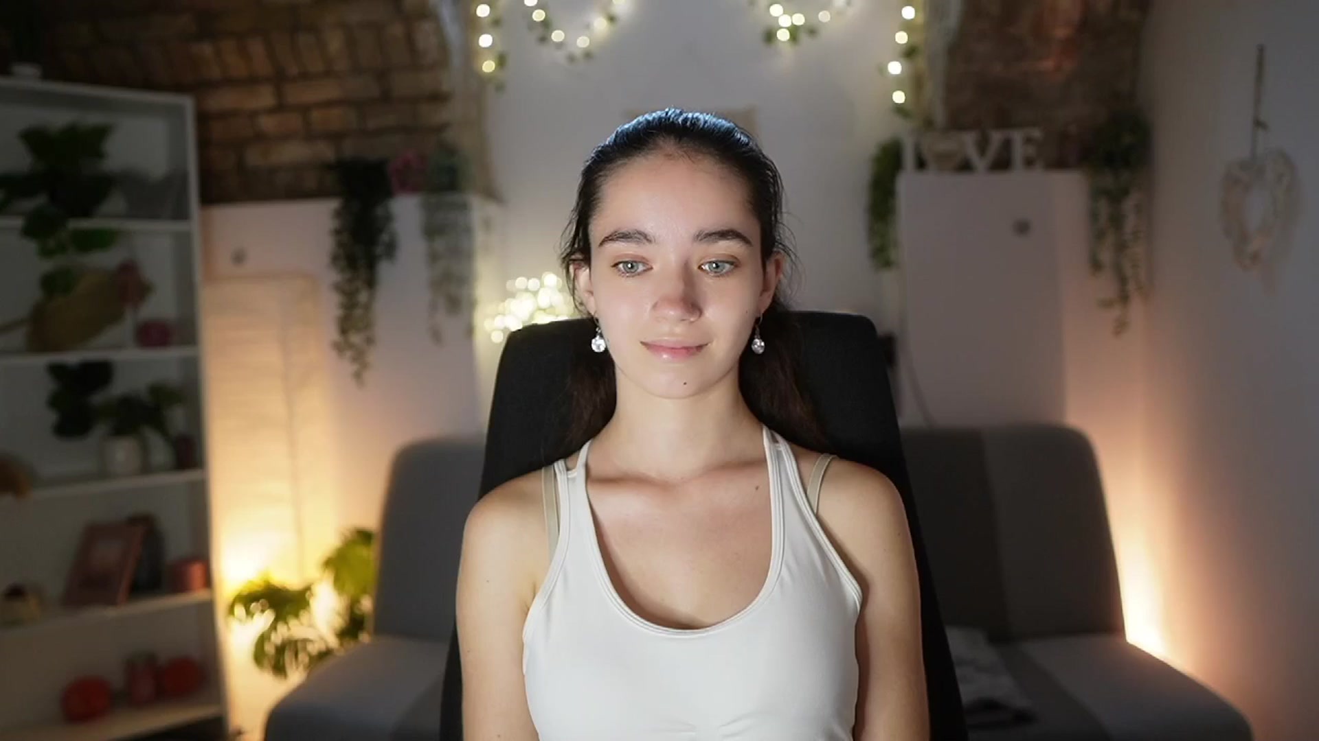 Gallery image thumbnail from Gia_Paige18's myfreecams stream on, 06/30/2025, 12:03 image 6 of 20
