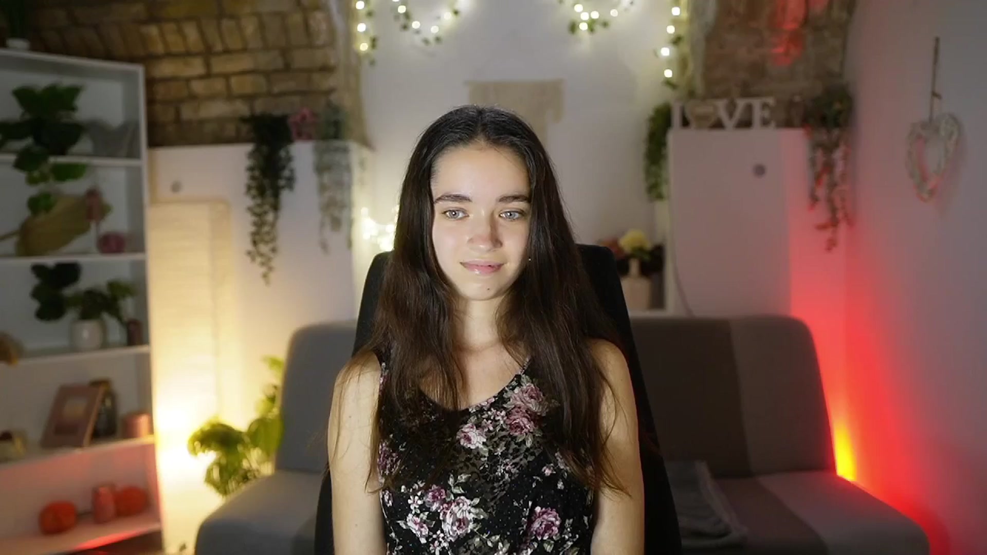 Gallery image thumbnail from Gia_Paige18's myfreecams stream on, 07/10/2025, 17:51 image 1 of 20