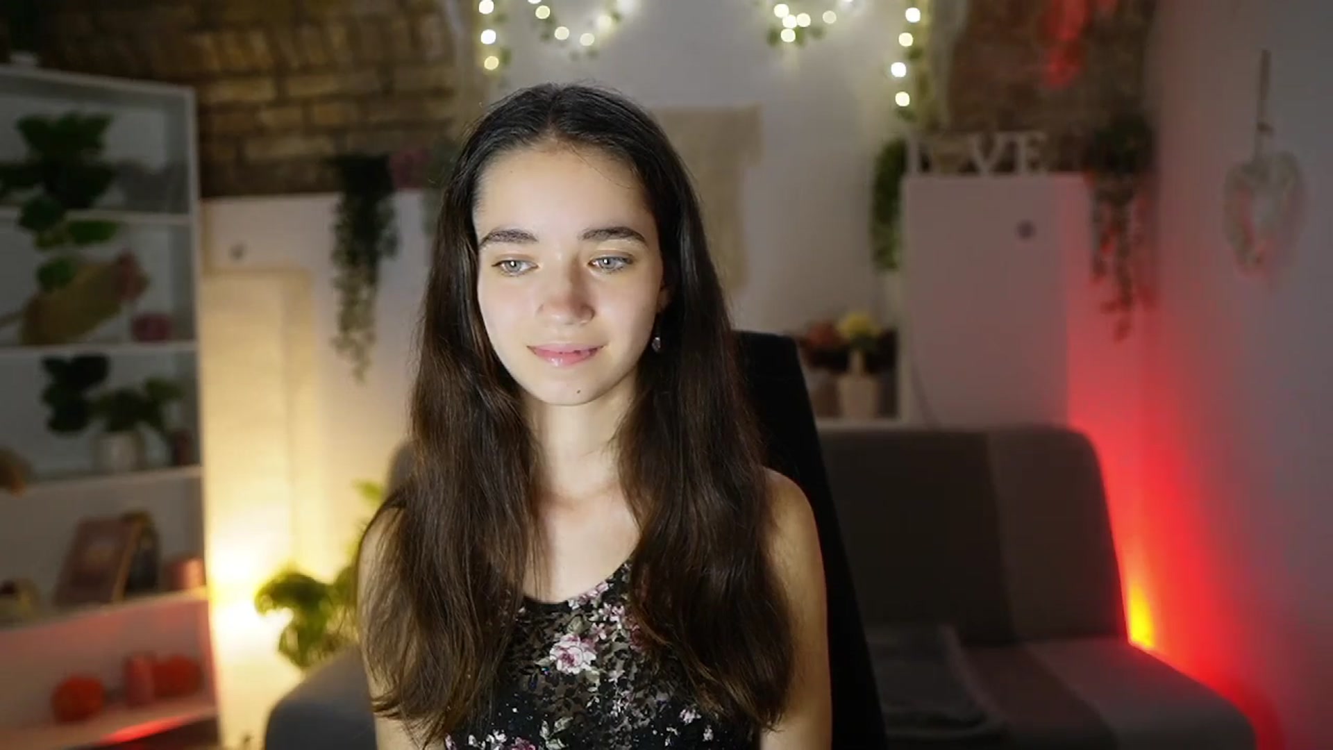 Gallery image thumbnail from Gia_Paige18's myfreecams stream on, 07/10/2025, 17:51 image 6 of 20