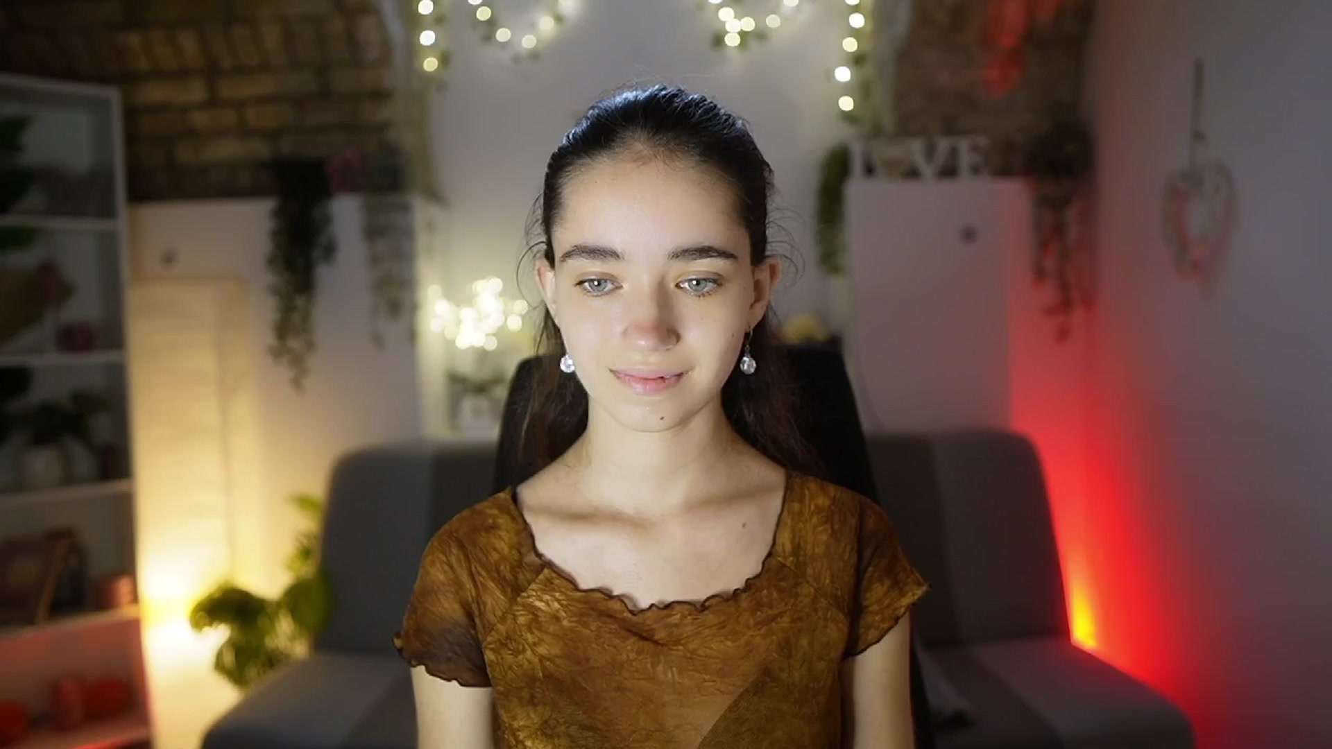 Gallery image thumbnail from Gia_Paige18's myfreecams stream on, 07/14/2025, 11:01 image 10 of 20