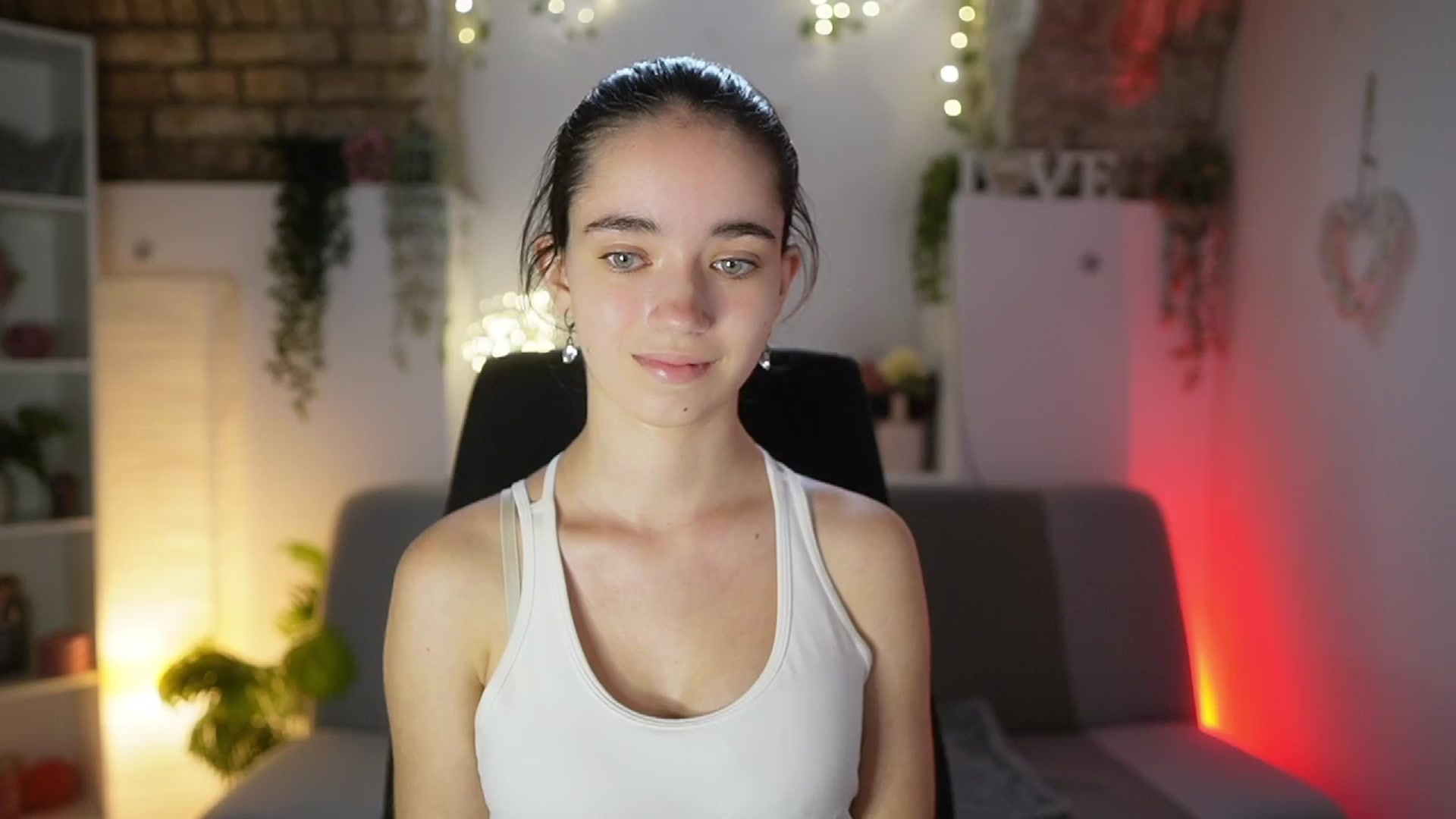 Gallery image thumbnail from Gia_Paige18's myfreecams stream on, 07/18/2025, 12:40 image 16 of 20