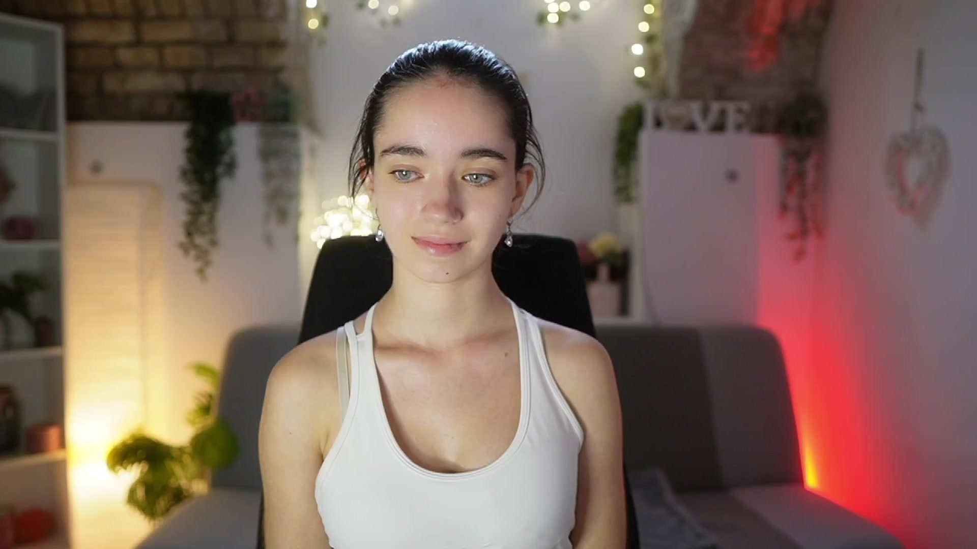 Gallery image thumbnail from Gia_Paige18's myfreecams stream on, 07/18/2025, 12:40 image 14 of 20