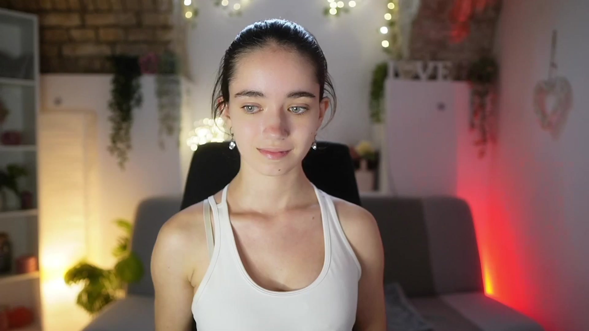 Gallery image thumbnail from Gia_Paige18's myfreecams stream on, 07/18/2025, 12:40 image 12 of 20