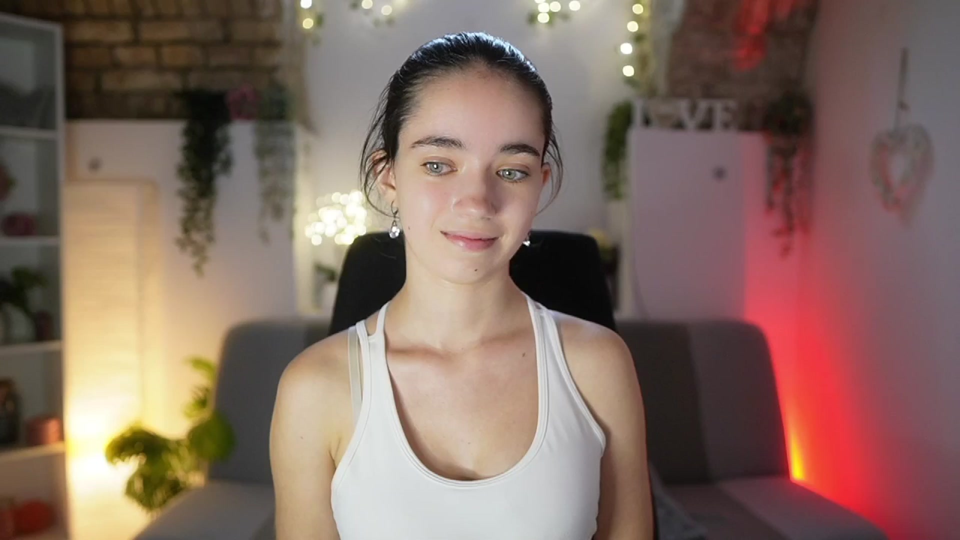 Gallery image thumbnail from Gia_Paige18's myfreecams stream on, 07/18/2025, 12:40 image 19 of 20