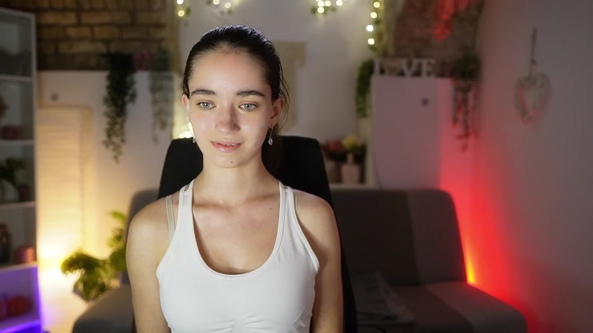 Gallery image thumbnail from Gia_Paige18's myfreecams stream on, 07/18/2025, 17:03 image 7 of 20