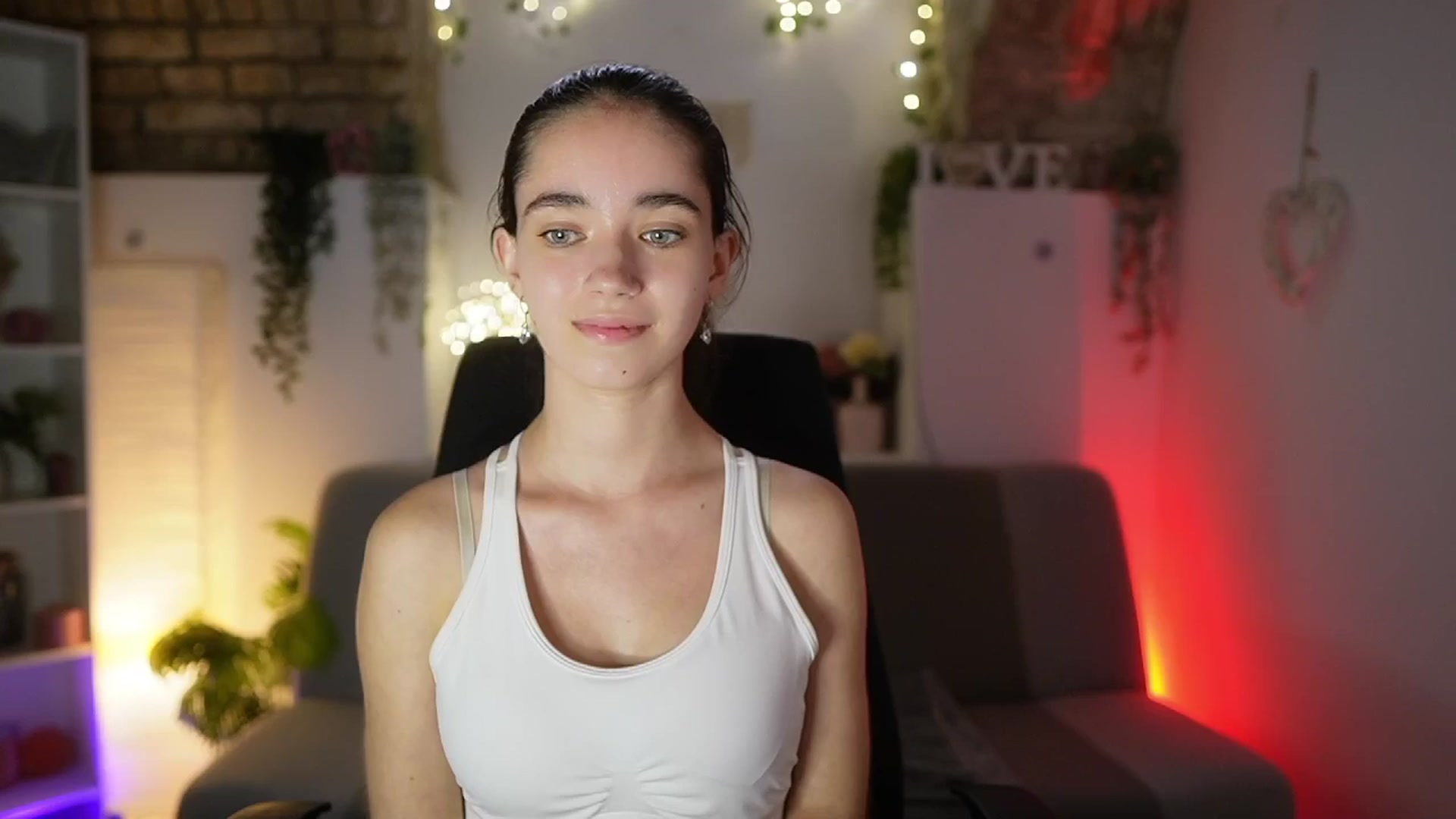 Gallery image thumbnail from Gia_Paige18's myfreecams stream on, 07/18/2025, 17:03 image 13 of 20
