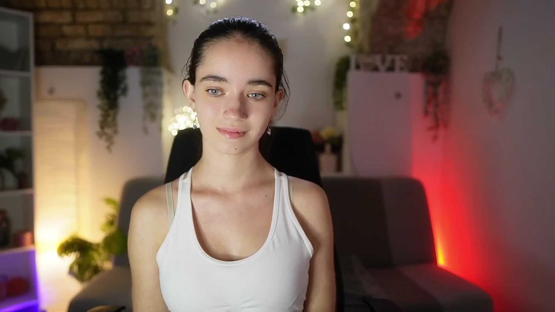 Gallery image thumbnail from Gia_Paige18's myfreecams stream on, 07/18/2025, 17:03 image 12 of 20