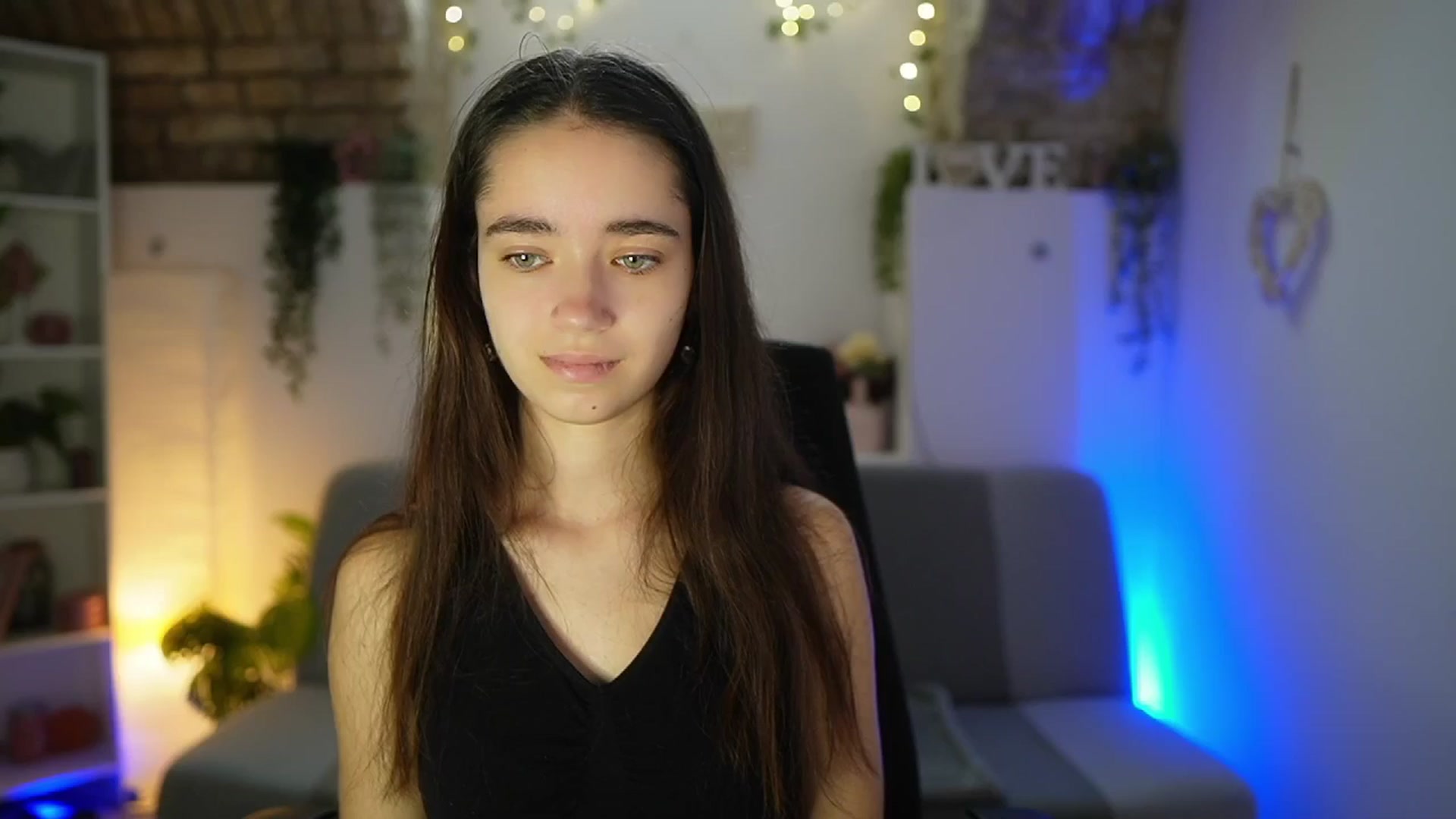 Gallery image thumbnail from Gia_Paige18's myfreecams stream on, 07/21/2025, 08:17 image 14 of 20