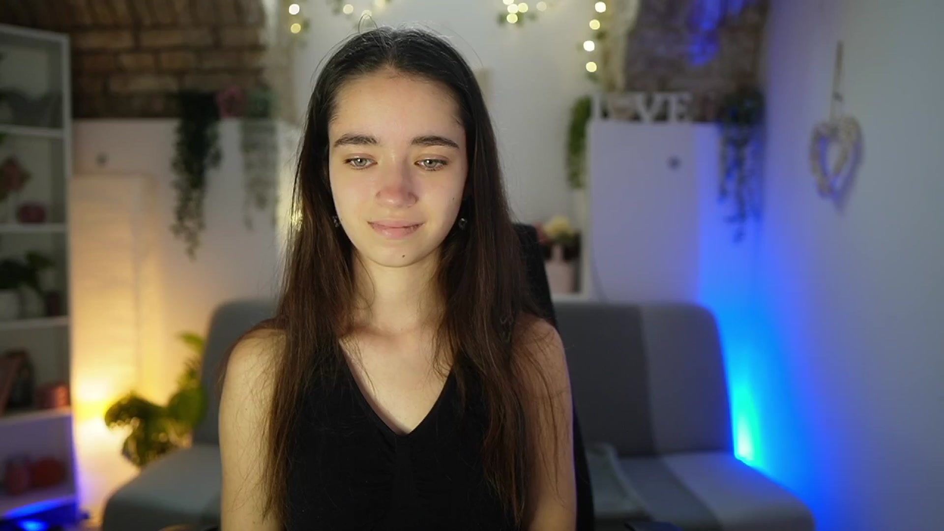 Gallery image thumbnail from Gia_Paige18's myfreecams stream on, 07/21/2025, 08:17 image 7 of 20