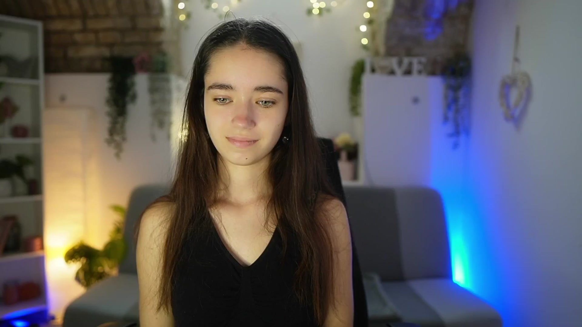 Gallery image thumbnail from Gia_Paige18's myfreecams stream on, 07/21/2025, 08:17 image 8 of 20