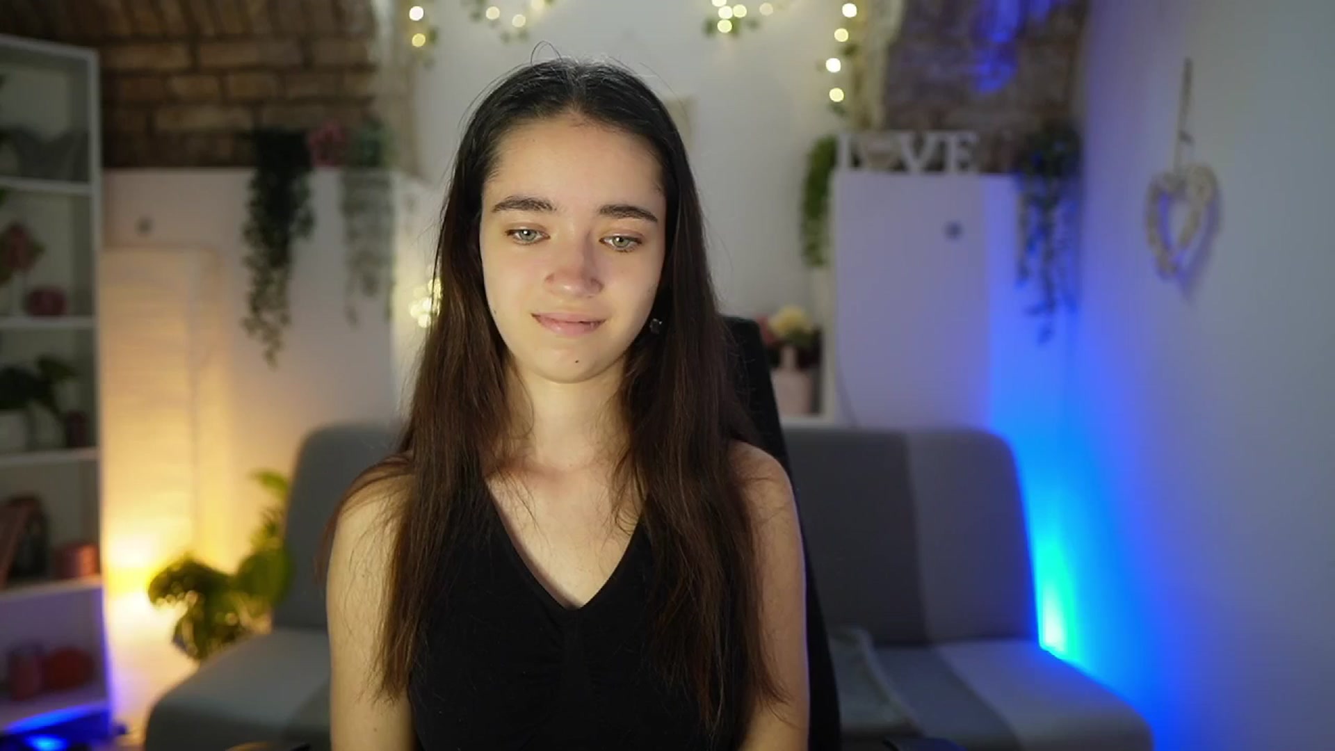 Gallery image thumbnail from Gia_Paige18's myfreecams stream on, 07/21/2025, 08:17 image 16 of 20