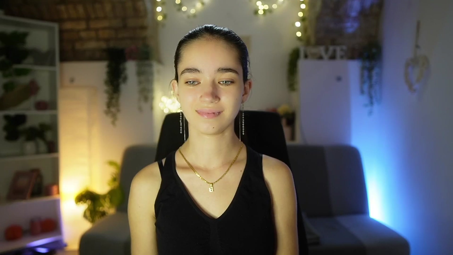 Gallery image thumbnail from Gia_Paige18's myfreecams stream on, 07/28/2025, 13:02 image 9 of 20