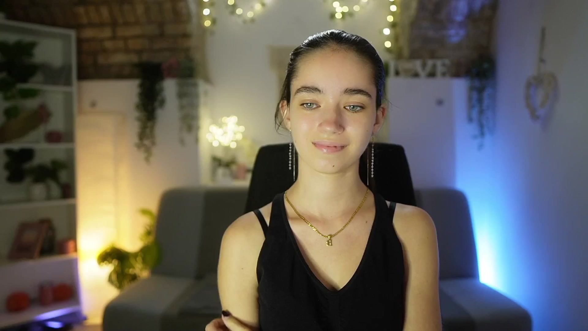 Gallery image thumbnail from Gia_Paige18's myfreecams stream on, 07/28/2025, 13:02 image 15 of 20