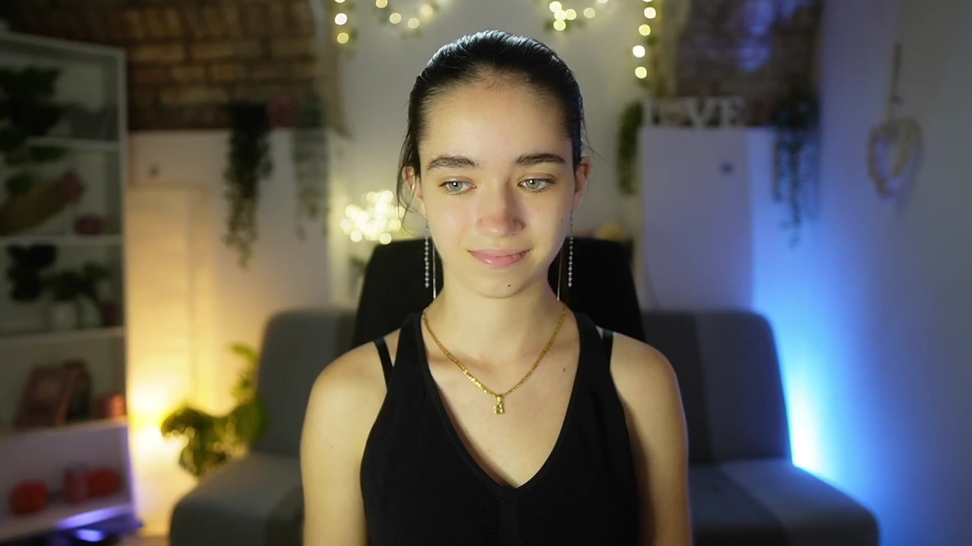 Gallery image thumbnail from Gia_Paige18's myfreecams stream on, 07/28/2025, 13:02 image 10 of 20