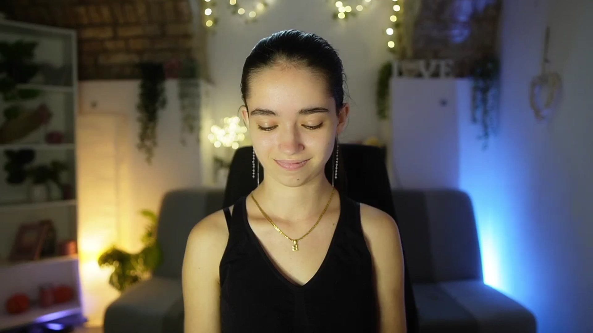 Gallery image thumbnail from Gia_Paige18's myfreecams stream on, 07/28/2025, 13:02 image 8 of 20