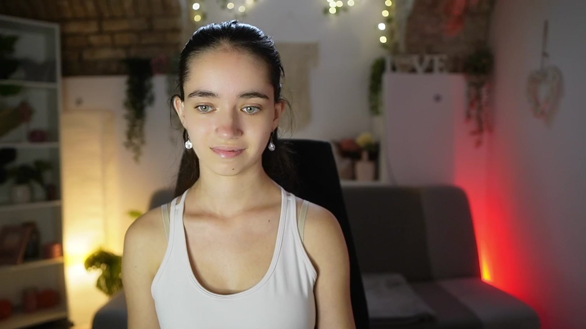 Gallery image thumbnail from Gia_Paige18's myfreecams stream on, 08/06/2025, 11:00 image 4 of 20
