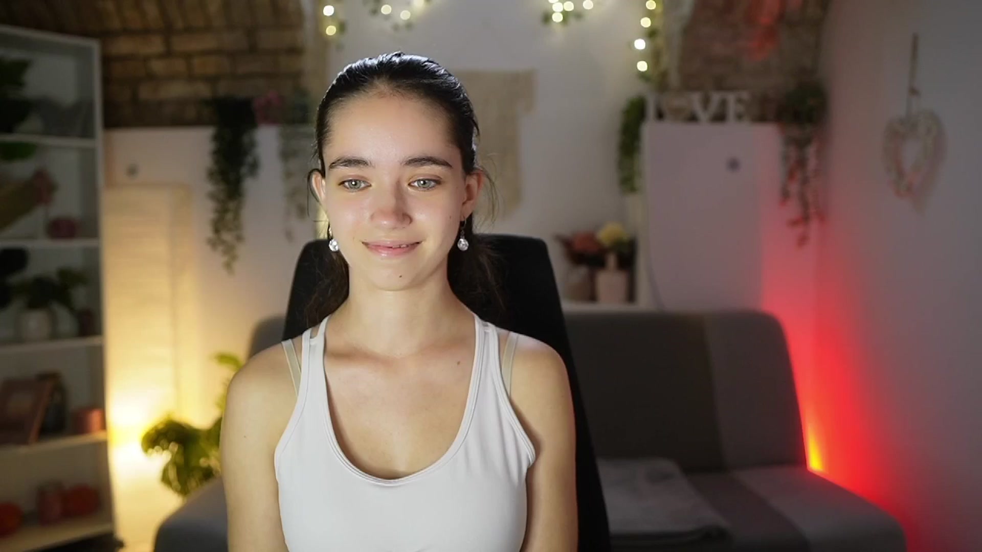 Gallery image thumbnail from Gia_Paige18's myfreecams stream on, 08/06/2025, 11:00 image 17 of 20