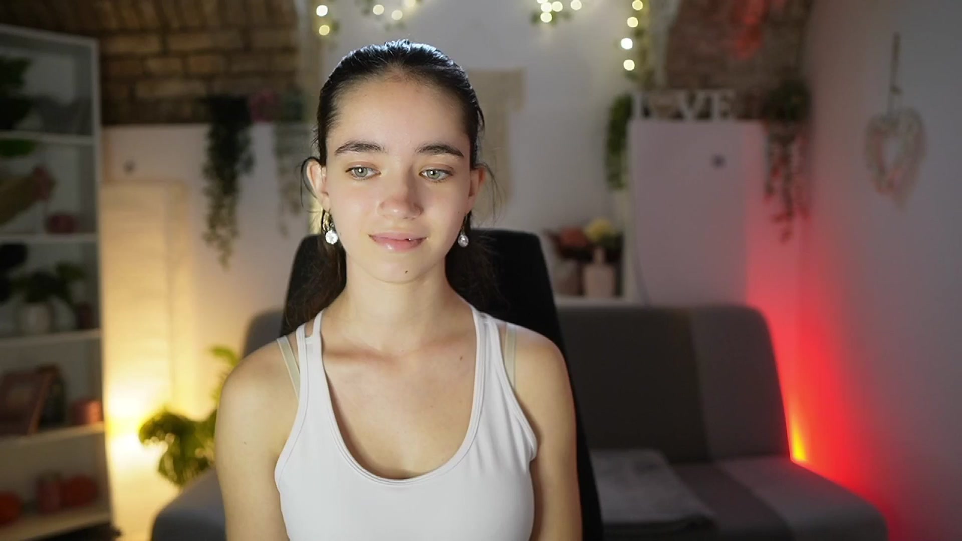 Gallery image thumbnail from Gia_Paige18's myfreecams stream on, 08/06/2025, 11:00 image 9 of 20
