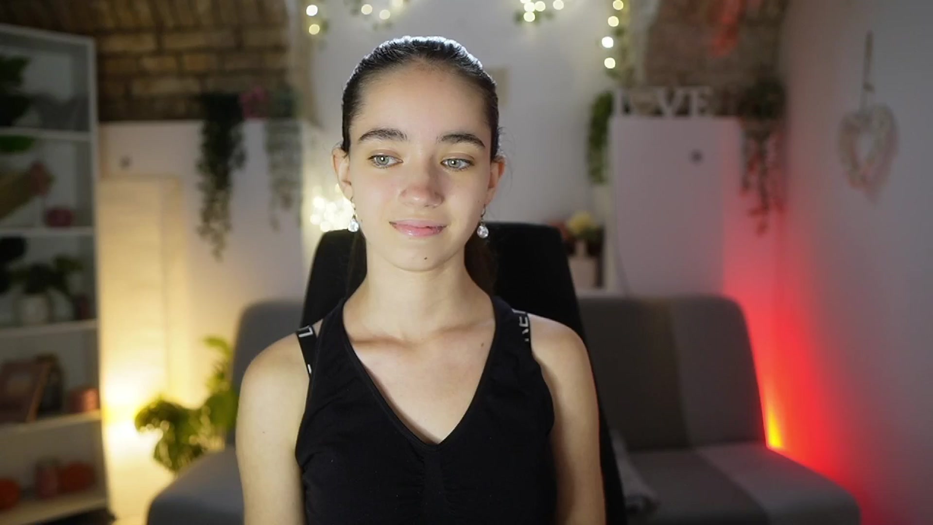 Gallery image thumbnail from Gia_Paige18's myfreecams stream on, 08/07/2025, 13:55 image 7 of 20