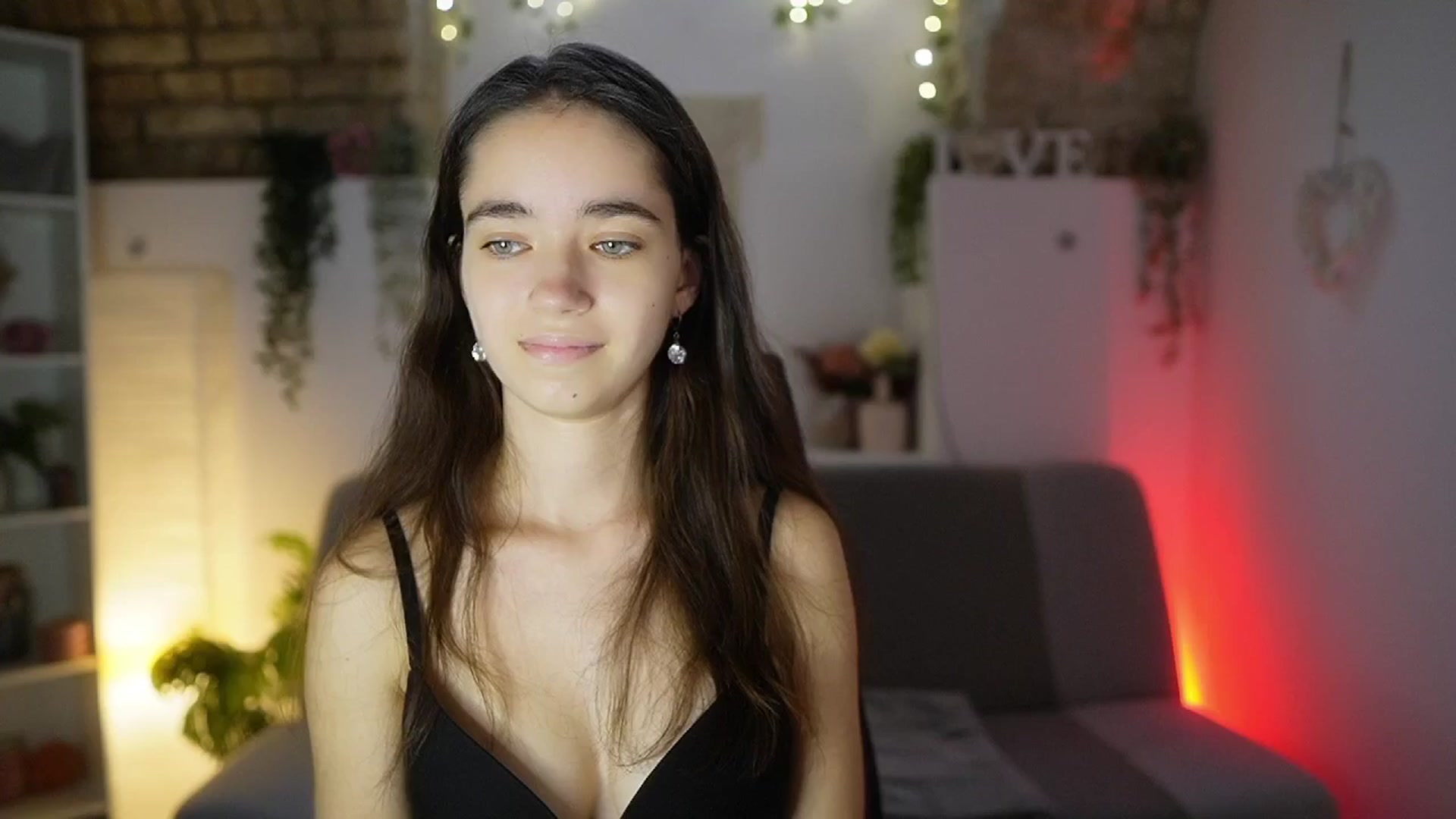 Gallery image thumbnail from Gia_Paige18's myfreecams stream on, 08/08/2025, 13:02 image 10 of 20