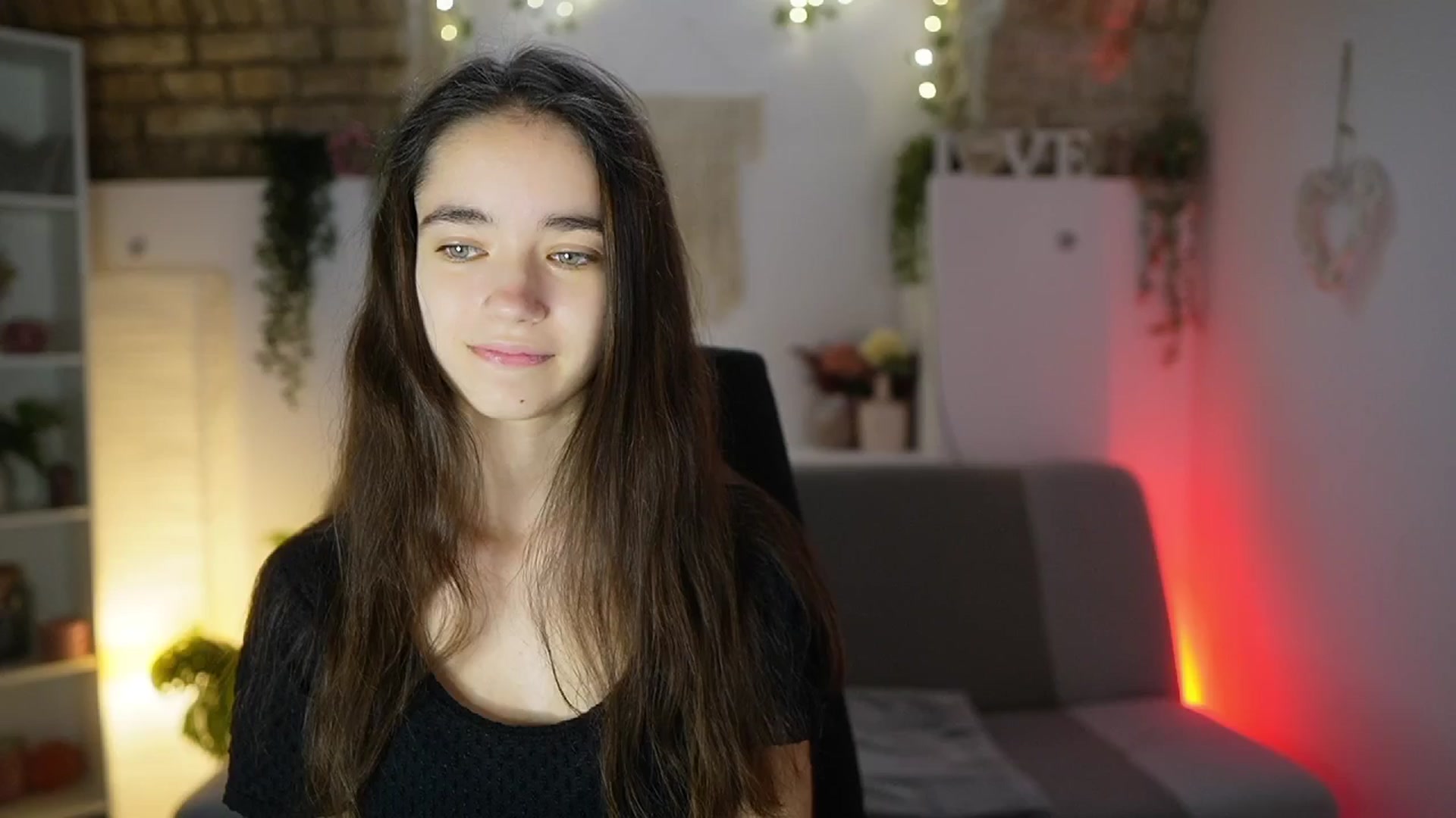 Gallery image thumbnail from Gia_Paige18's myfreecams stream on, 08/08/2025, 13:02 image 12 of 20