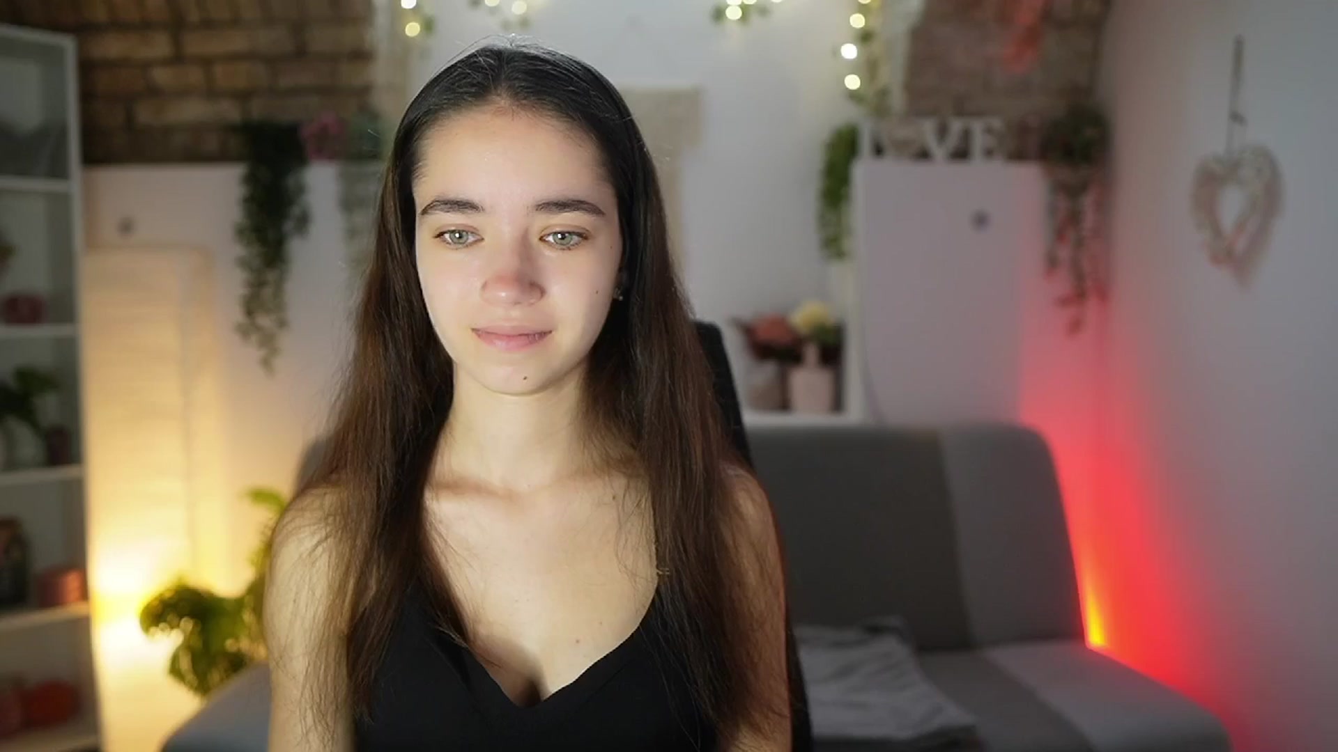 Gallery image thumbnail from Gia_Paige18's myfreecams stream on, 08/10/2025, 09:32 image 1 of 20