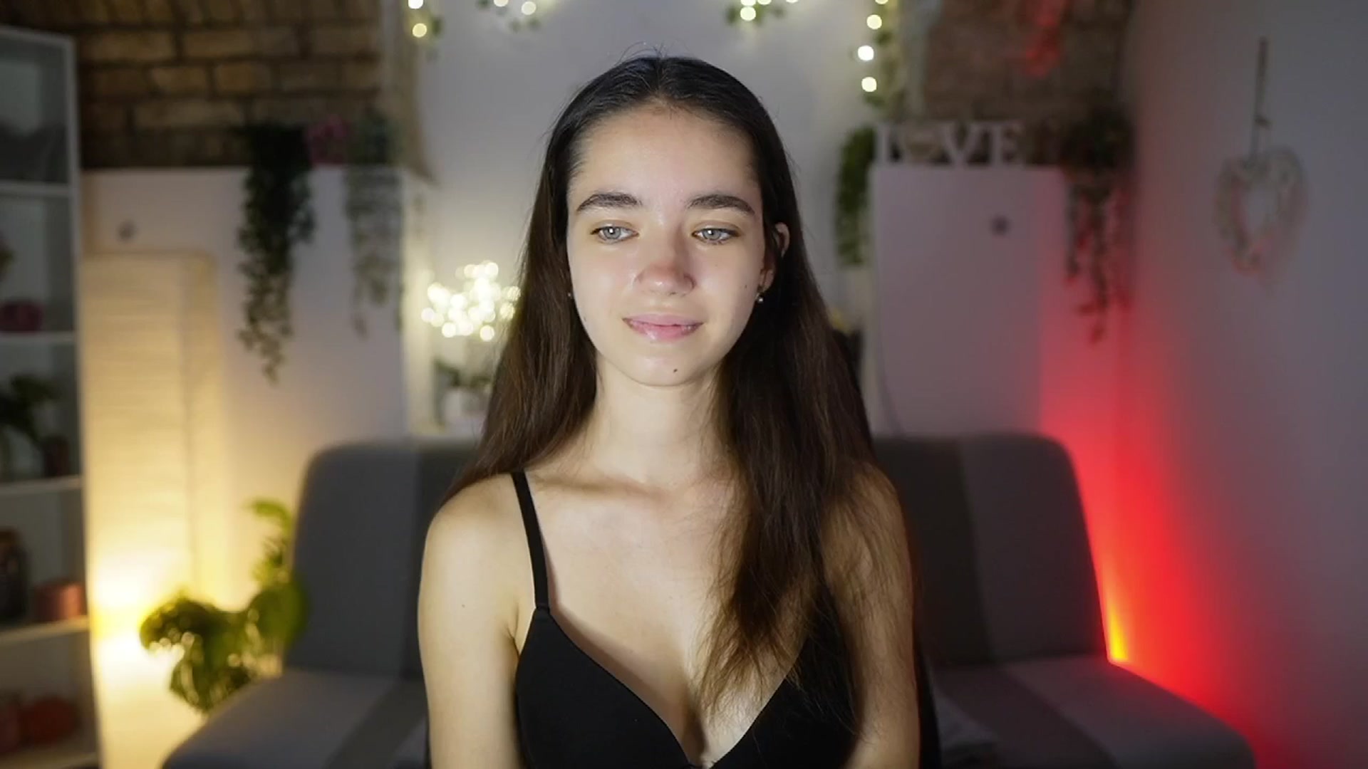 Gallery image thumbnail from Gia_Paige18's myfreecams stream on, 08/10/2025, 09:32 image 19 of 20