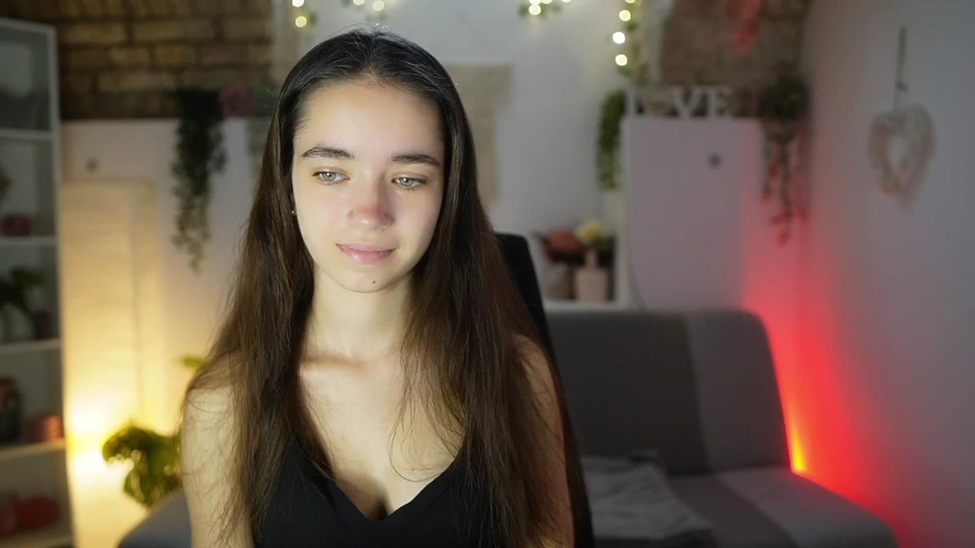 Gallery image thumbnail from Gia_Paige18's myfreecams stream on, 08/10/2025, 09:32 image 8 of 20