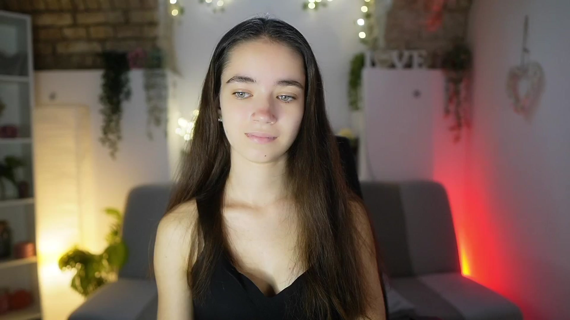 Gallery image thumbnail from Gia_Paige18's myfreecams stream on, 08/10/2025, 09:32 image 9 of 20