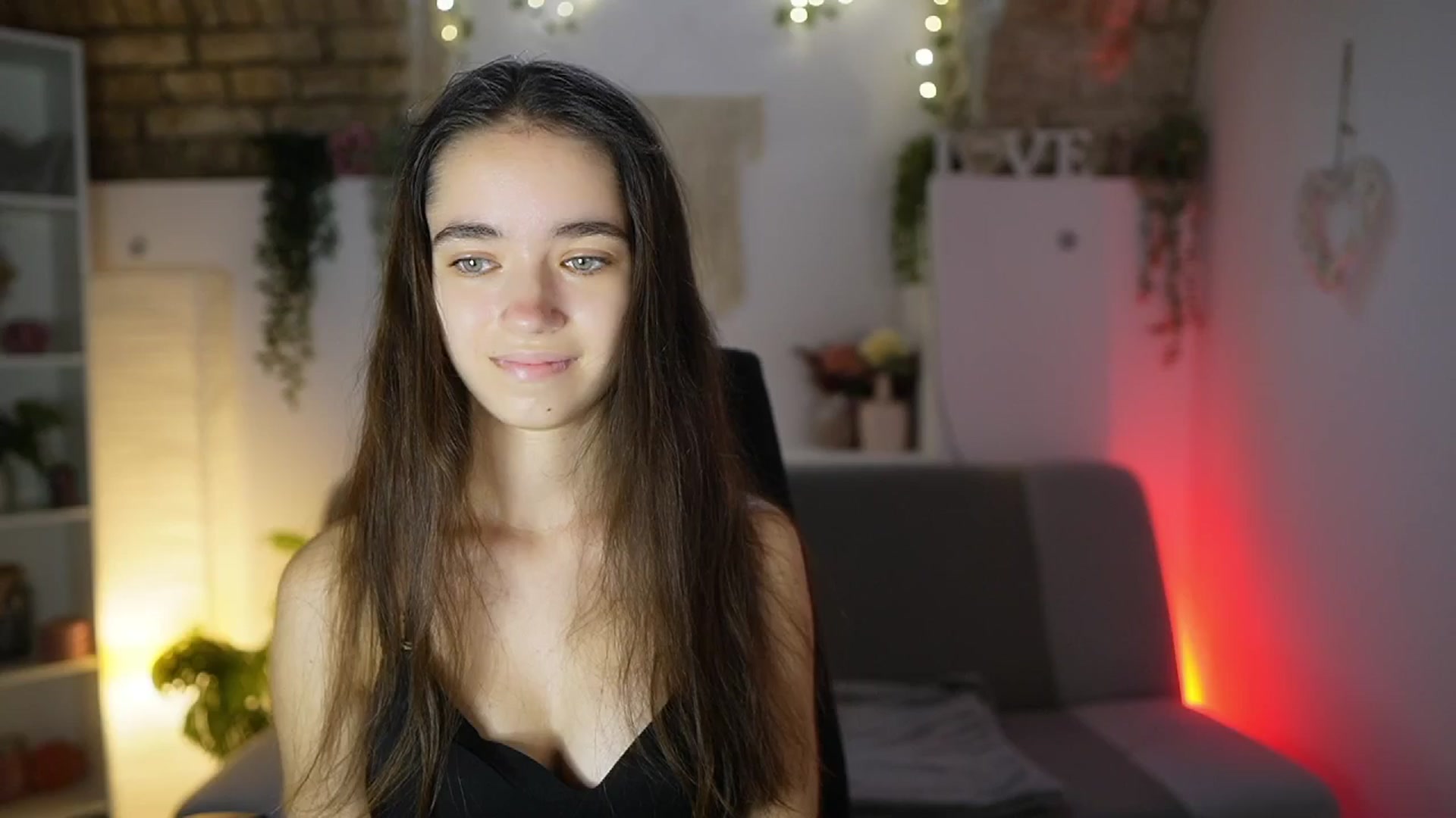 Gallery image thumbnail from Gia_Paige18's myfreecams stream on, 08/10/2025, 13:01 image 4 of 20