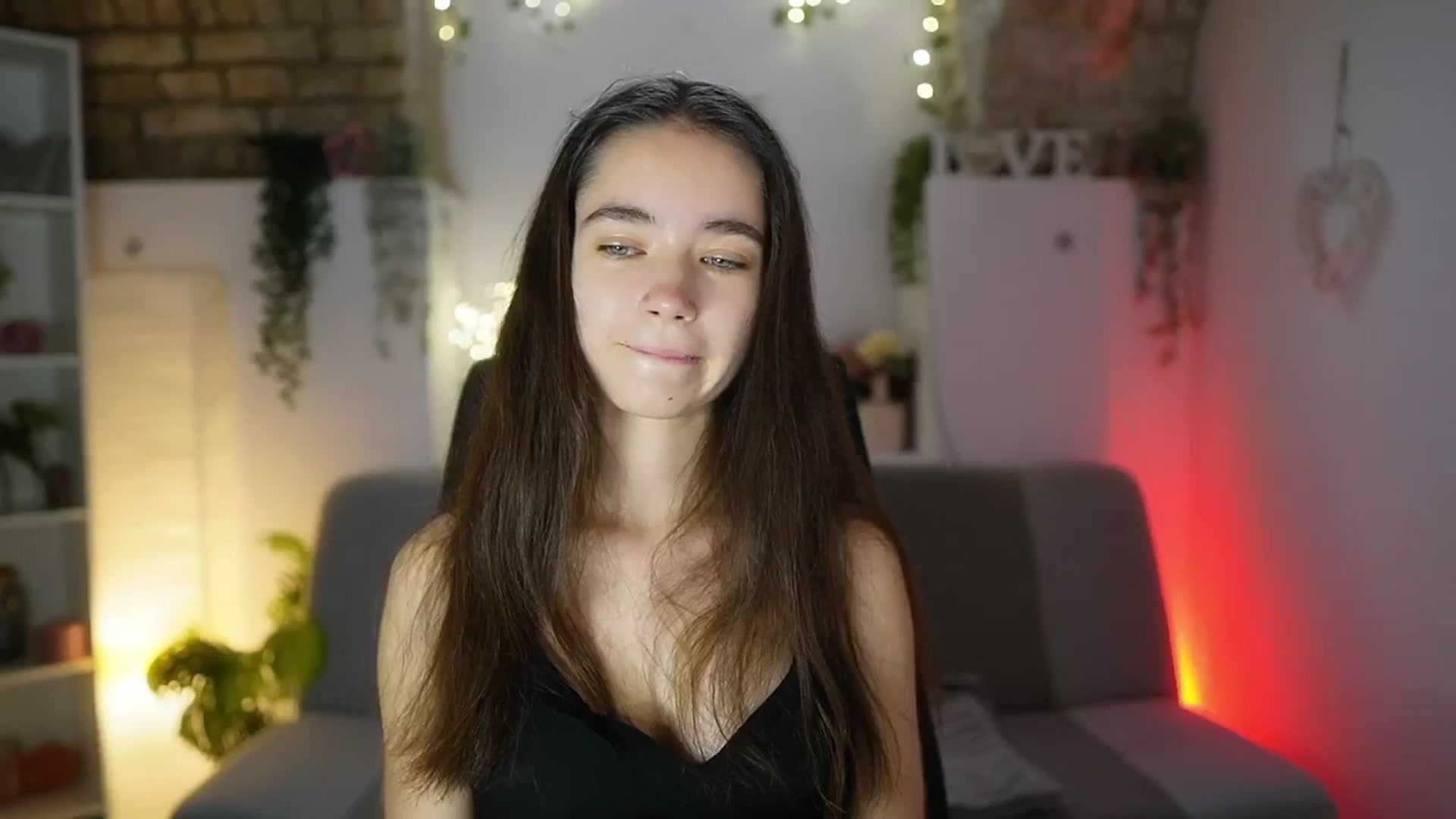 Gallery image thumbnail from Gia_Paige18's myfreecams stream on, 08/10/2025, 13:01 image 10 of 20