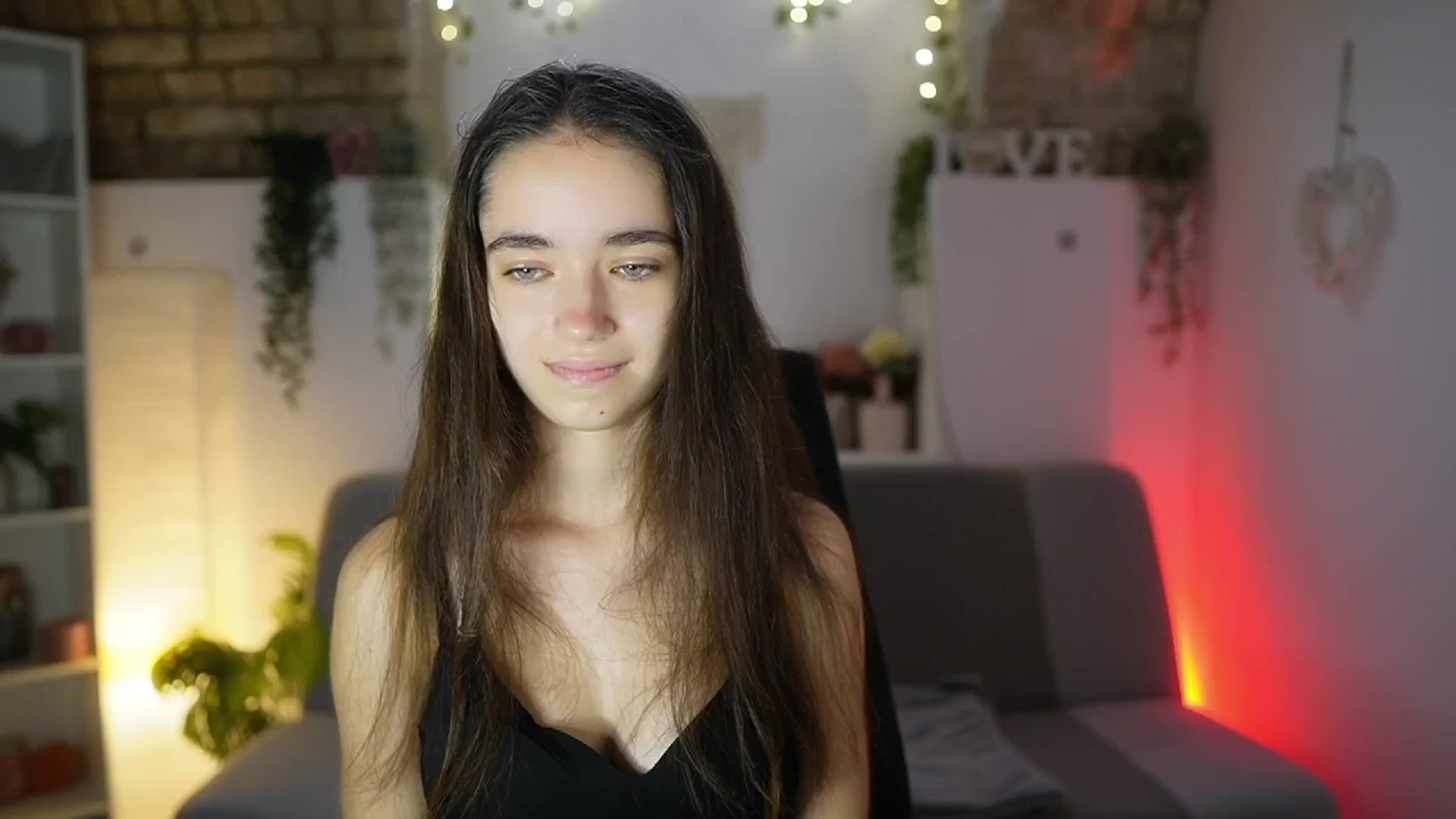 Gallery image thumbnail from Gia_Paige18's myfreecams stream on, 08/10/2025, 13:01 image 7 of 20