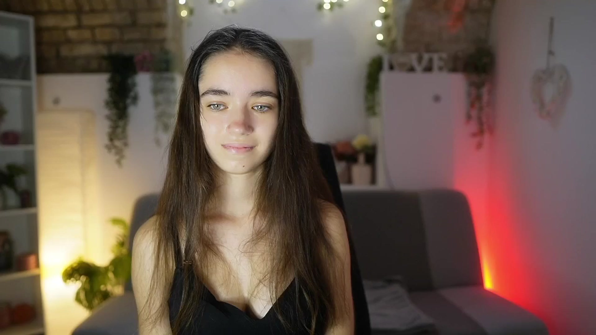 Gallery image thumbnail from Gia_Paige18's myfreecams stream on, 08/10/2025, 13:01 image 8 of 20
