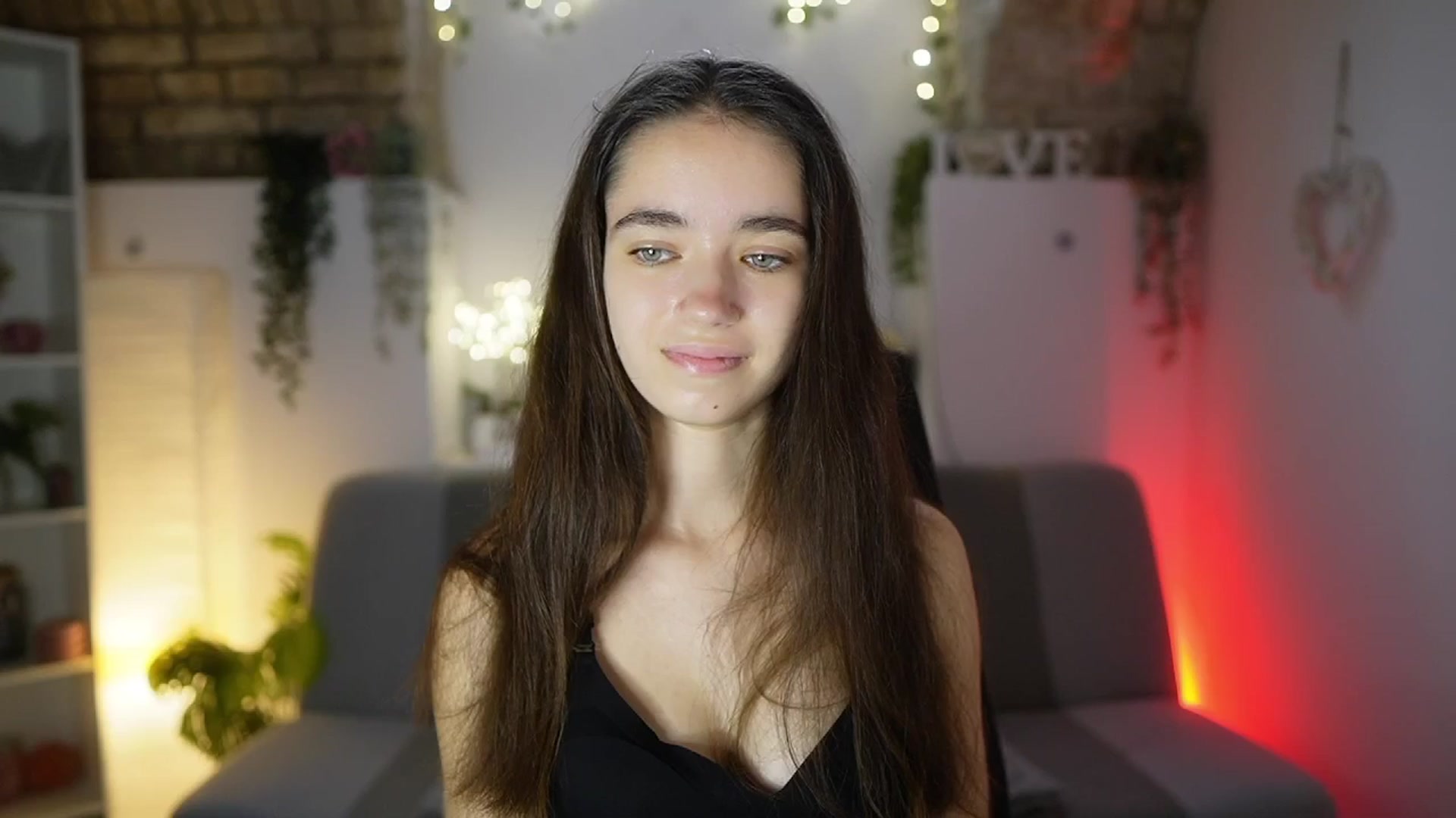Gallery image thumbnail from Gia_Paige18's myfreecams stream on, 08/10/2025, 13:01 image 9 of 20