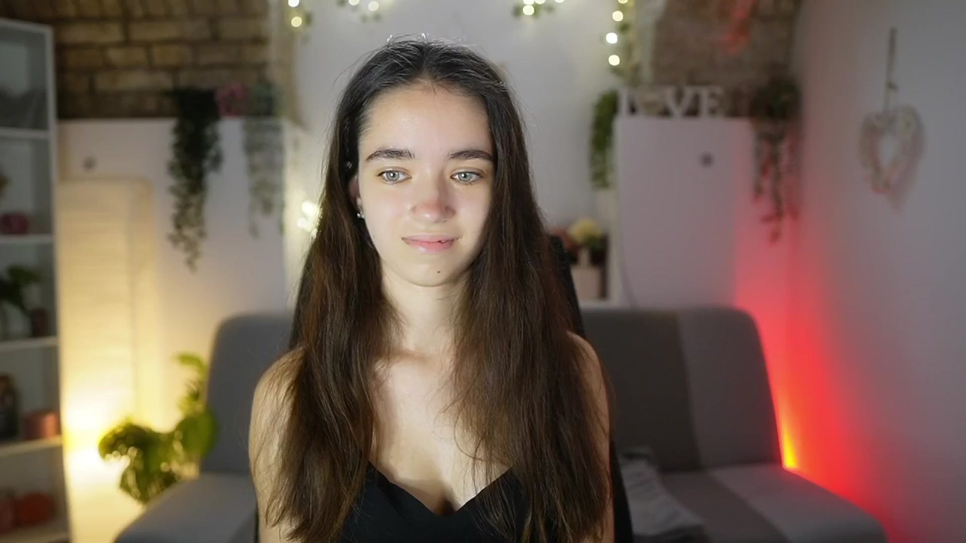 Gallery image thumbnail from Gia_Paige18's myfreecams stream on, 08/10/2025, 13:01 image 19 of 20
