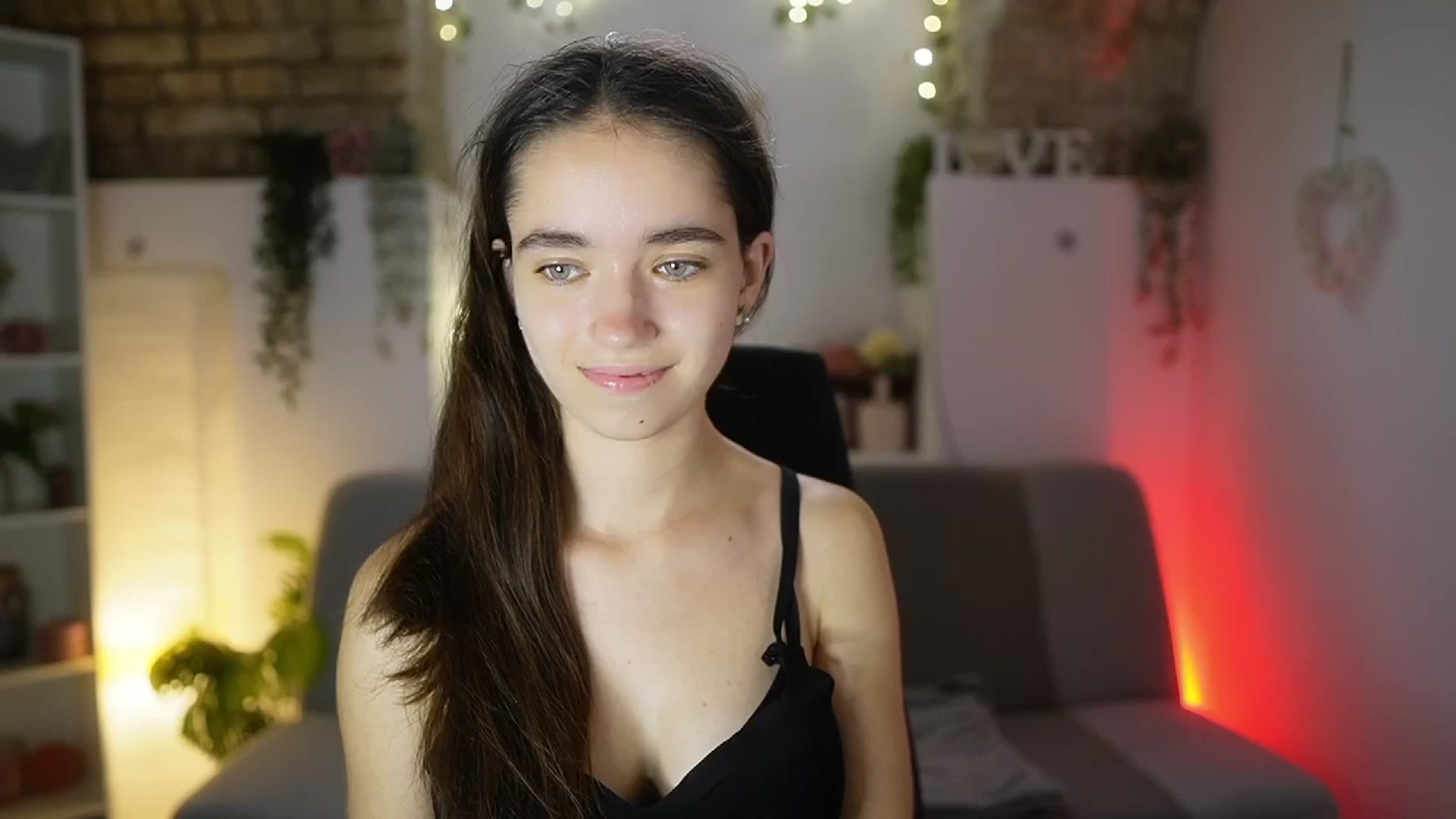 Gallery image thumbnail from Gia_Paige18's myfreecams stream on, 08/10/2025, 15:26 image 15 of 20
