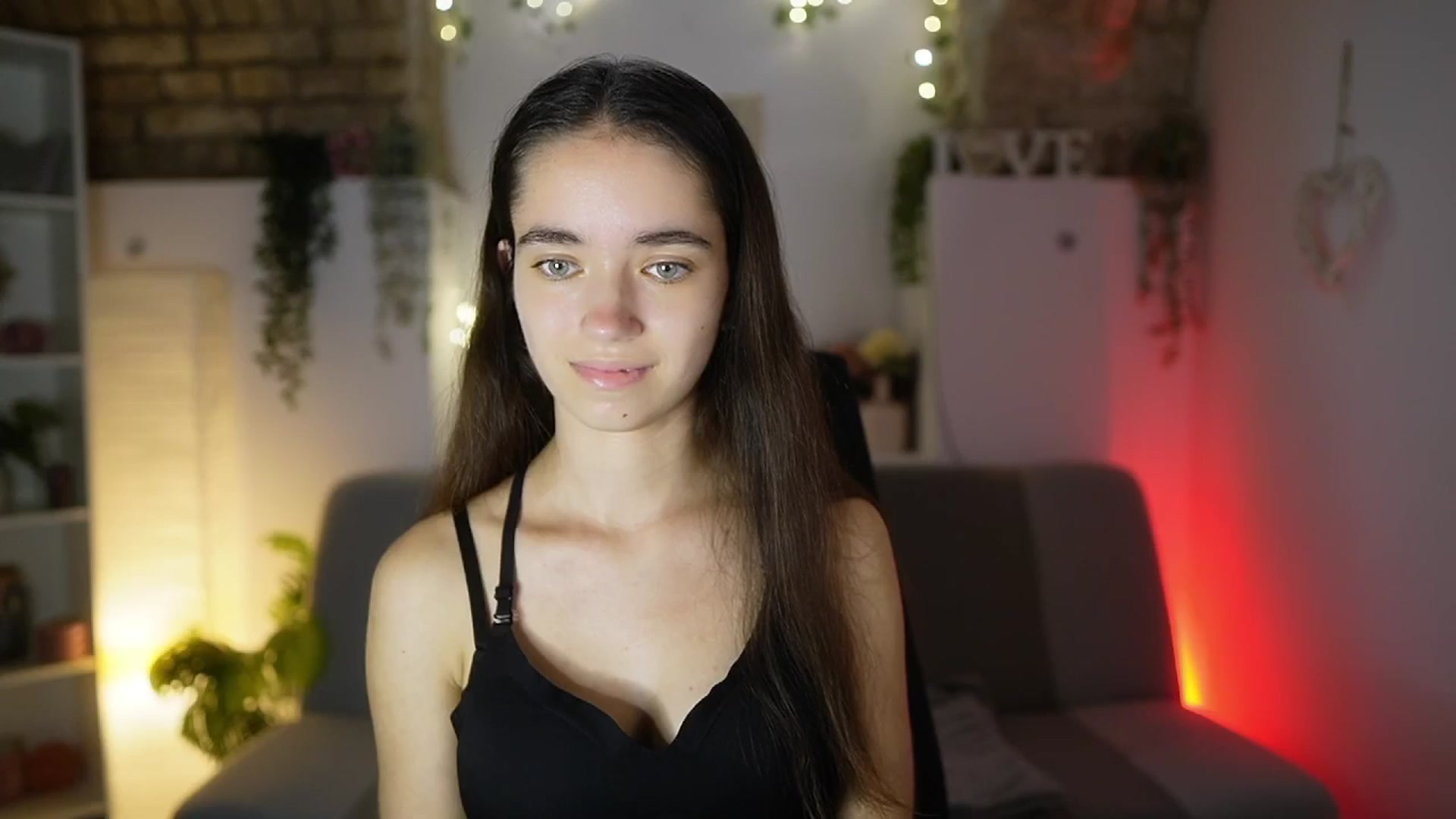 Gallery image thumbnail from Gia_Paige18's myfreecams stream on, 08/10/2025, 16:03 image 18 of 20