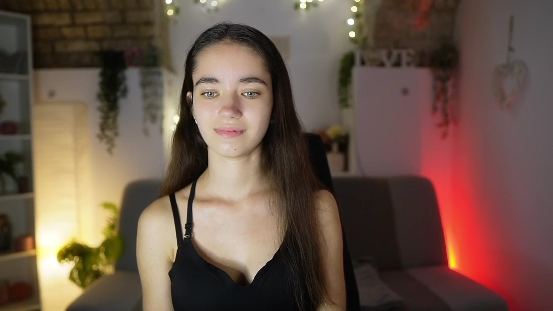 Gallery image thumbnail from Gia_Paige18's myfreecams stream on, 08/10/2025, 16:03 image 14 of 20