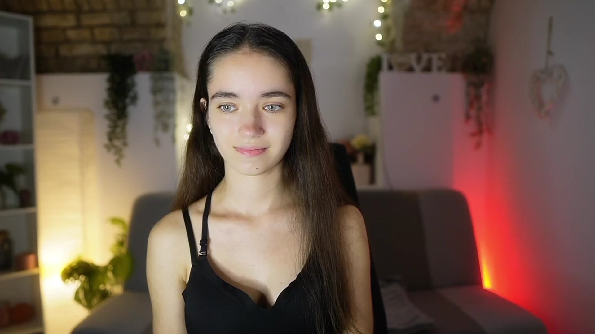 Gallery image thumbnail from Gia_Paige18's myfreecams stream on, 08/10/2025, 16:03 image 12 of 20