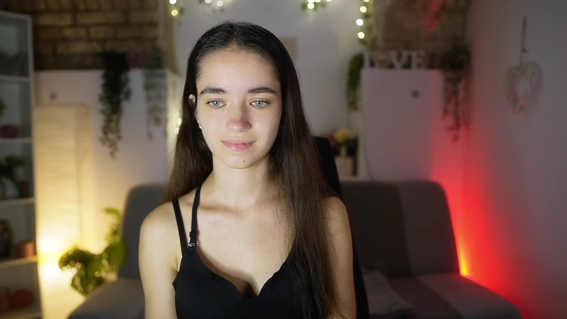 Gallery image thumbnail from Gia_Paige18's myfreecams stream on, 08/10/2025, 16:03 image 15 of 20