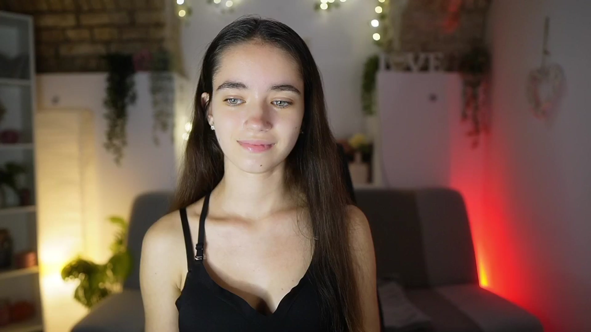 Gallery image thumbnail from Gia_Paige18's myfreecams stream on, 08/10/2025, 16:03 image 3 of 20