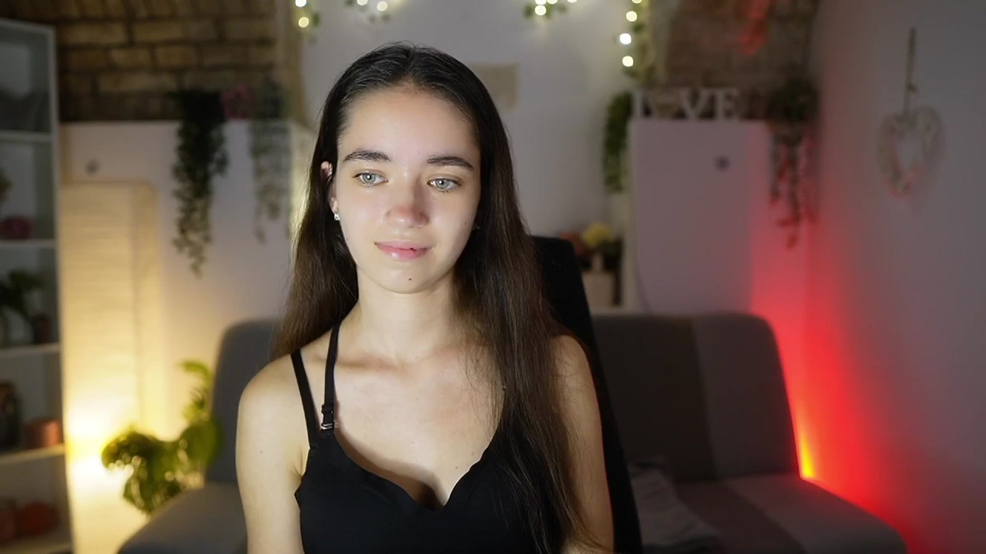 Gallery image thumbnail from Gia_Paige18's myfreecams stream on, 08/10/2025, 16:03 image 20 of 20