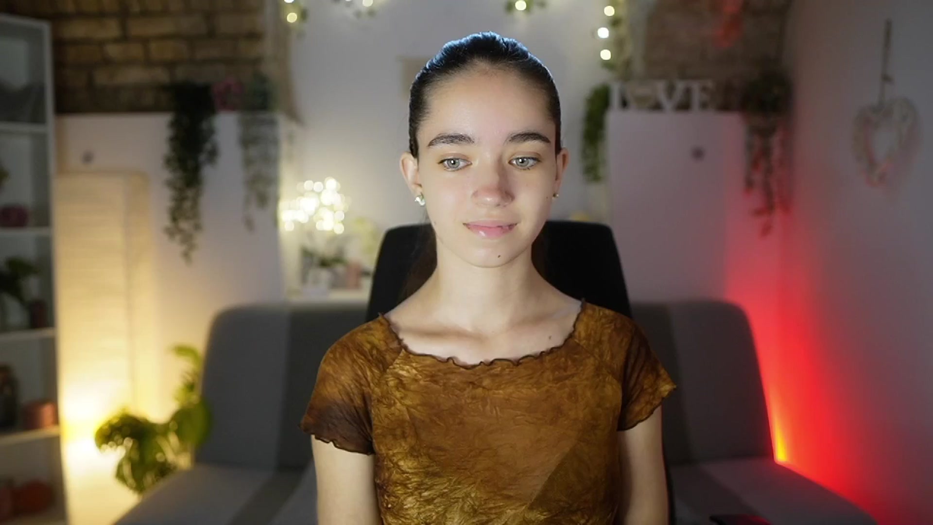 Gallery image thumbnail from Gia_Paige18's myfreecams stream on, 08/12/2025, 12:32 image 7 of 20