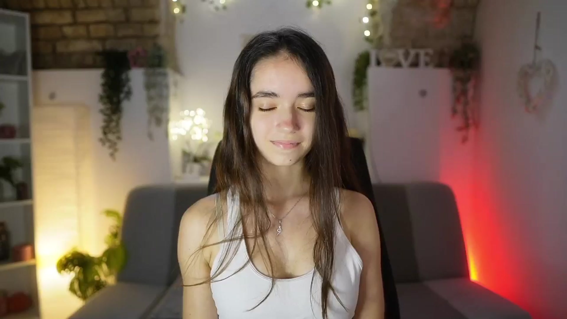 Gallery image thumbnail from Gia_Paige18's myfreecams stream on, 08/13/2025, 12:36 image 12 of 20