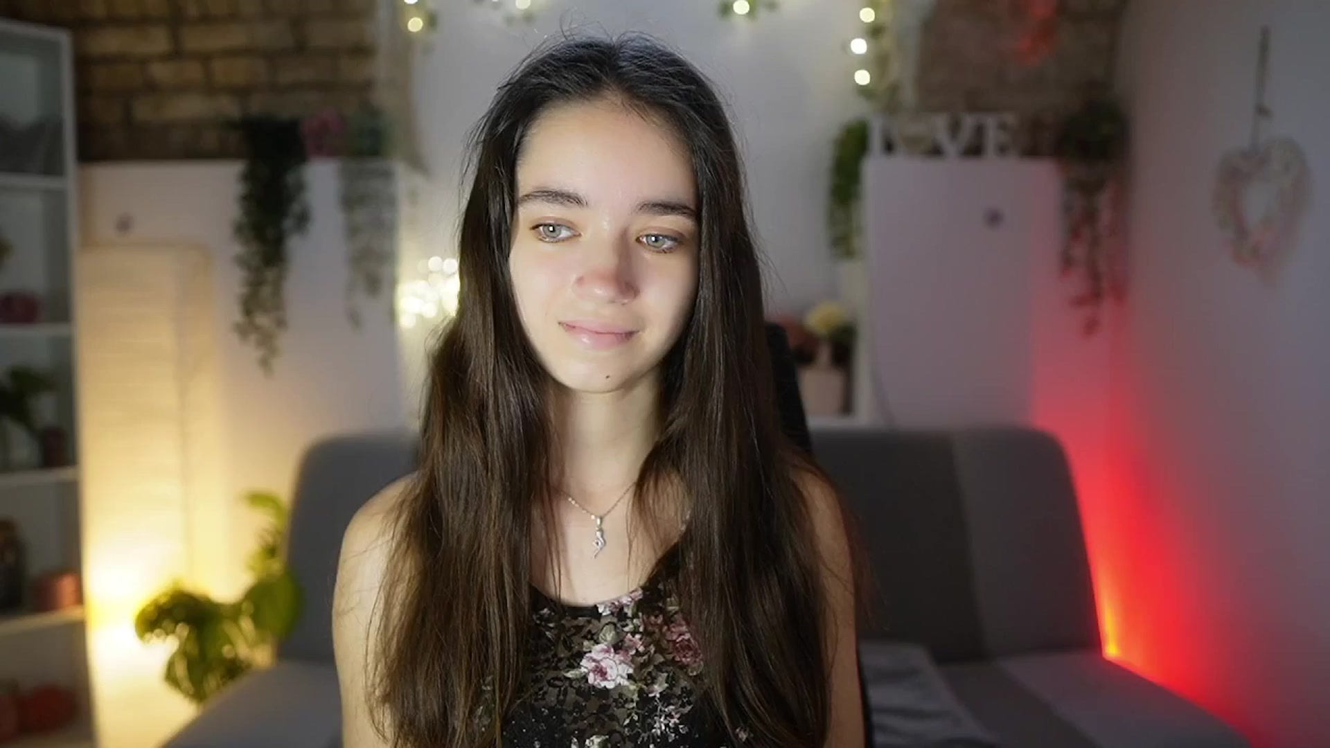 Gallery image thumbnail from Gia_Paige18's myfreecams stream on, 08/15/2025, 10:01 image 1 of 20