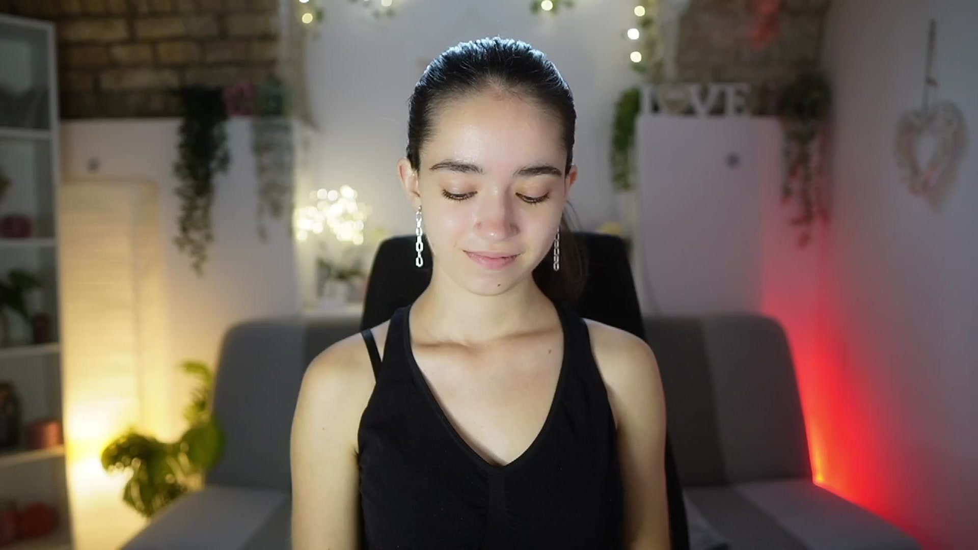 Gallery image thumbnail from Gia_Paige18's myfreecams stream on, 08/17/2025, 09:10 image 15 of 20