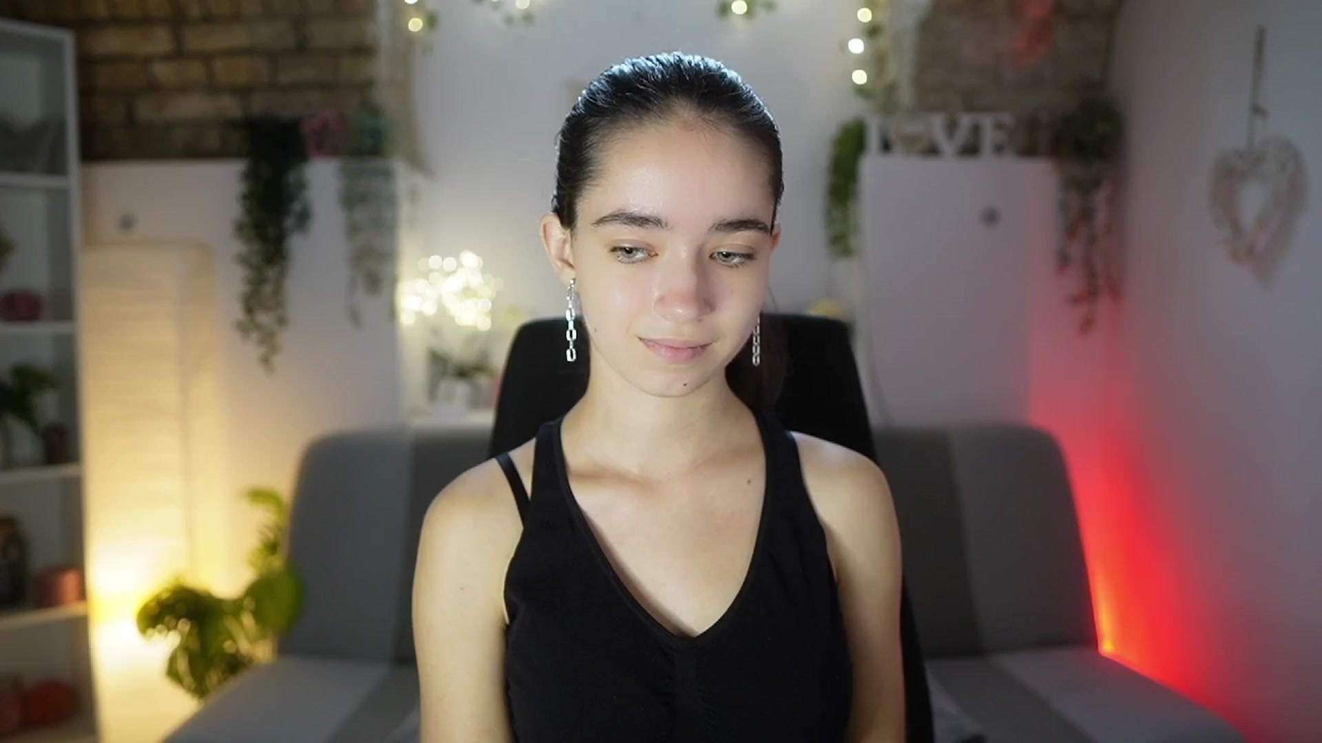 Gallery image thumbnail from Gia_Paige18's myfreecams stream on, 08/17/2025, 09:10 image 17 of 20