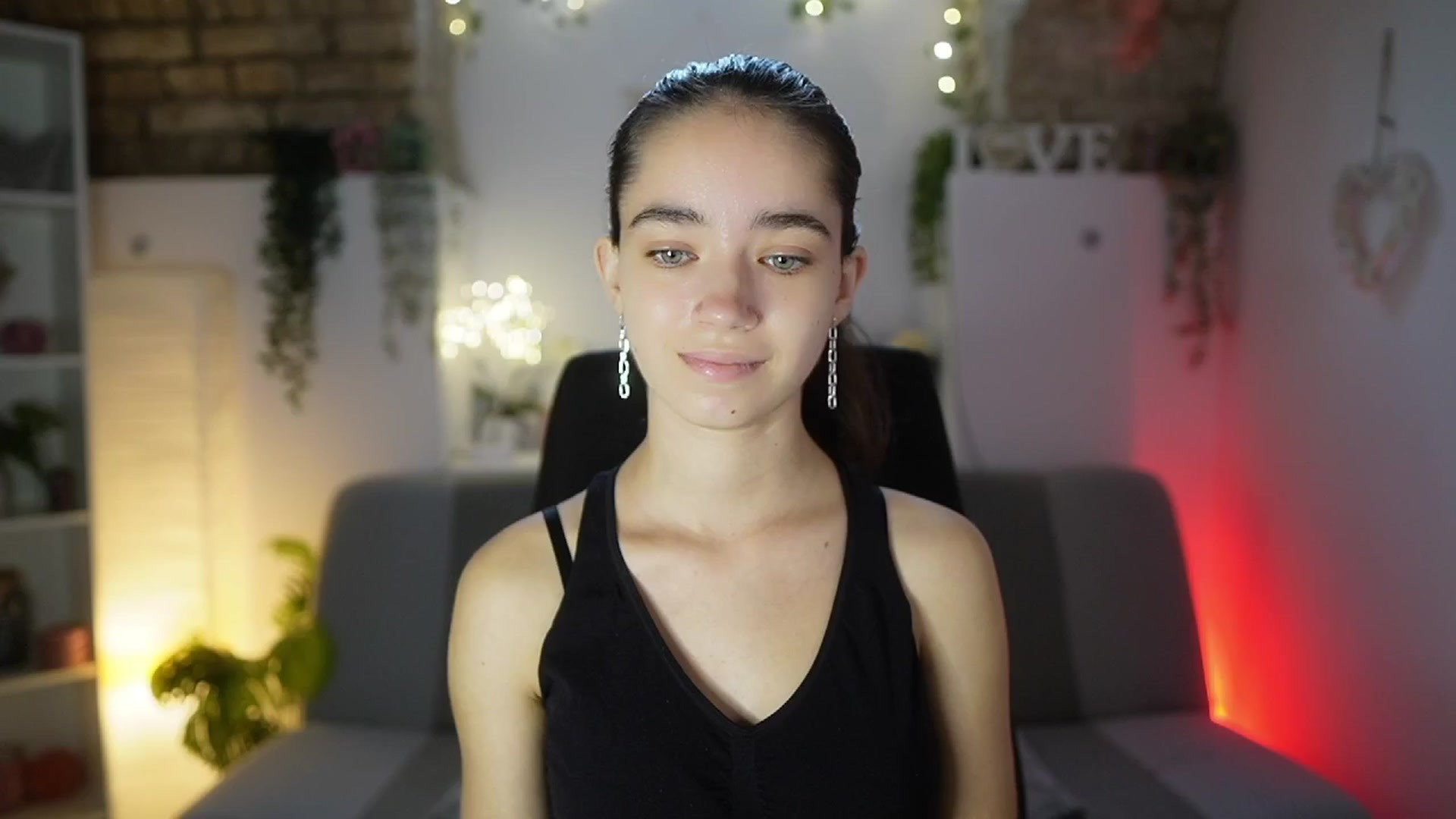 Gallery image thumbnail from Gia_Paige18's myfreecams stream on, 08/17/2025, 09:10 image 16 of 20